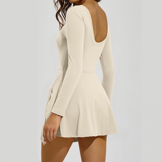 Langrmeliges Damen-Sportkleid mit integrierter Shorts